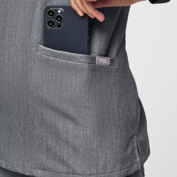 FIGS Casma Three Pocket Scrub Top - Picture 6 of 6